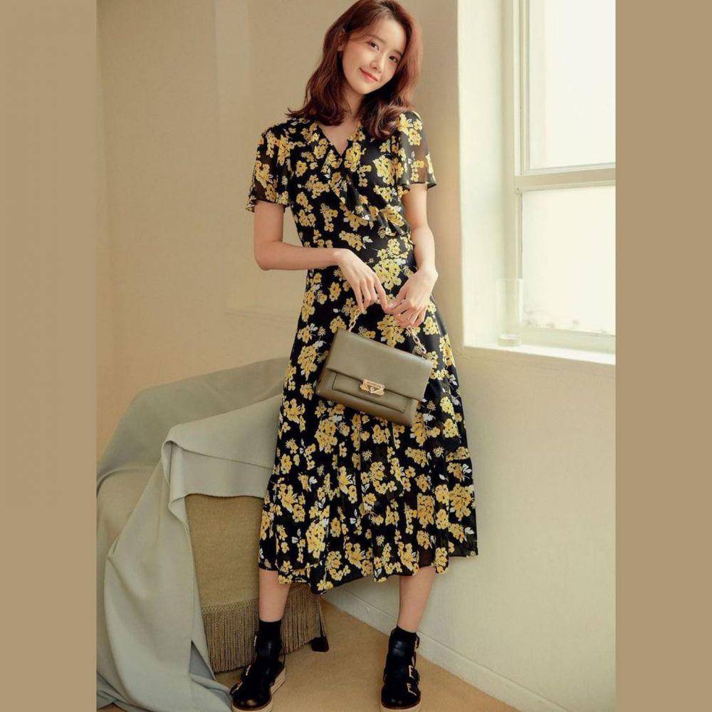 dress bermotif Yoona SNSD (instagram.com/snsdoutfit)