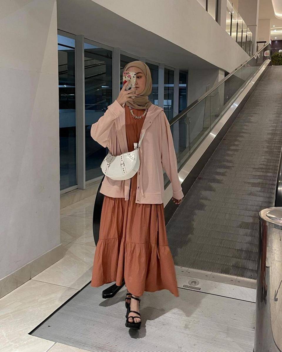 style hijab ala Inas Rana Fagastia (instagram.com/inasrana)