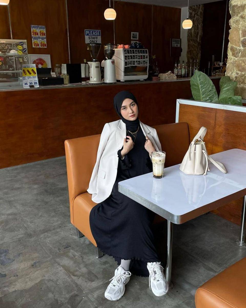 style hijab ala Inas Rana Fagastia (instagram.com/inasrana)