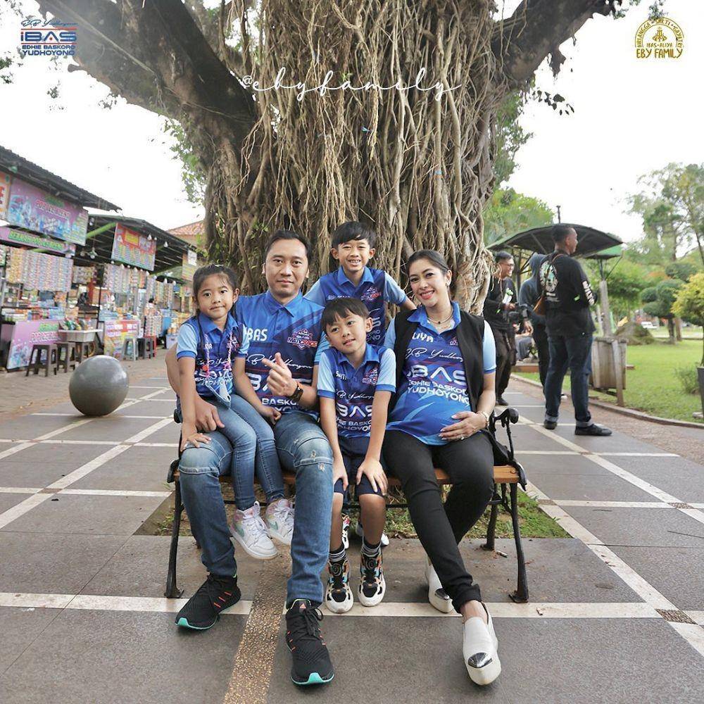 keluarga Ibas dan Aliya Rajasa (instagram.com/eby_kids)