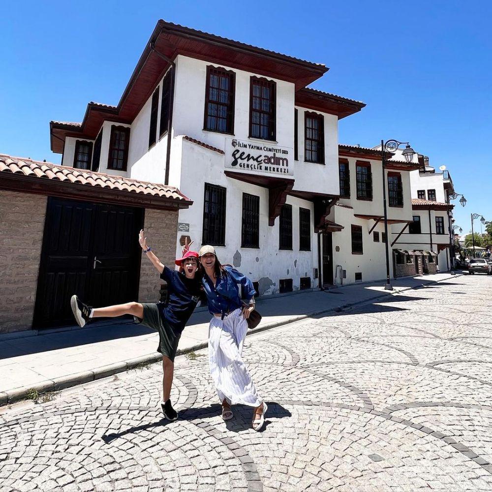 potret Tamara Bleszynski di Turki (instagram.com/tamarableszynskiofficial)