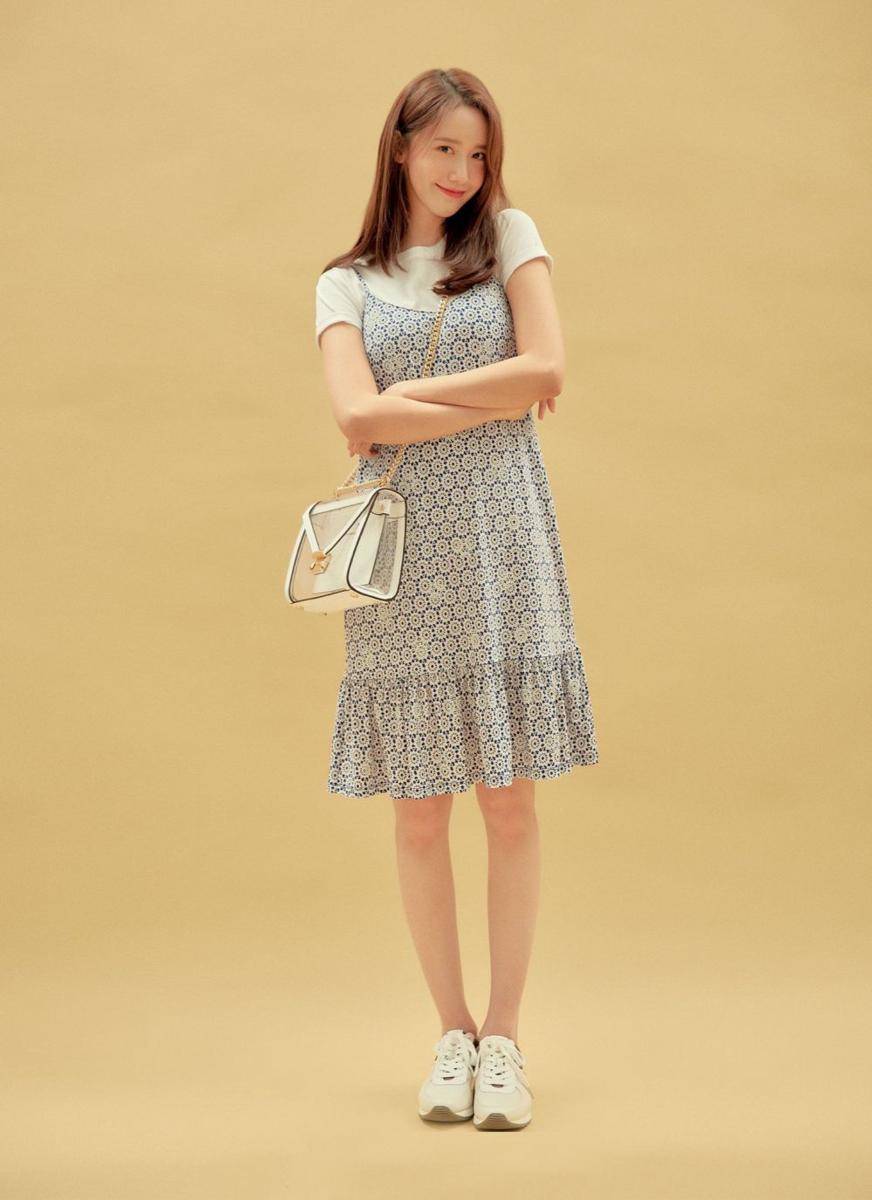 dress bermotif Yoona SNSD (twitter.com/Karinaa00480465)