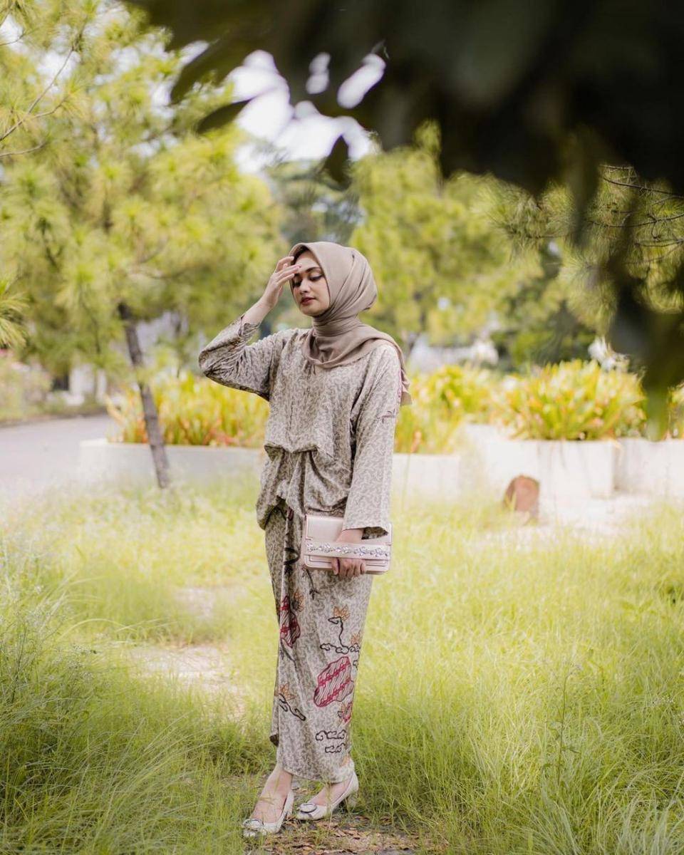 Outfit cewek bumi. (instagram.com/shellaalaztha)