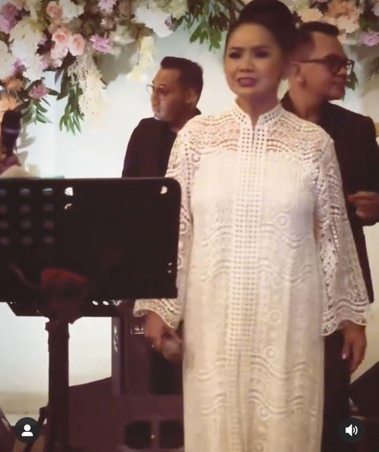 Tamu tamara (instagram.com/vinapanduwinata_real)