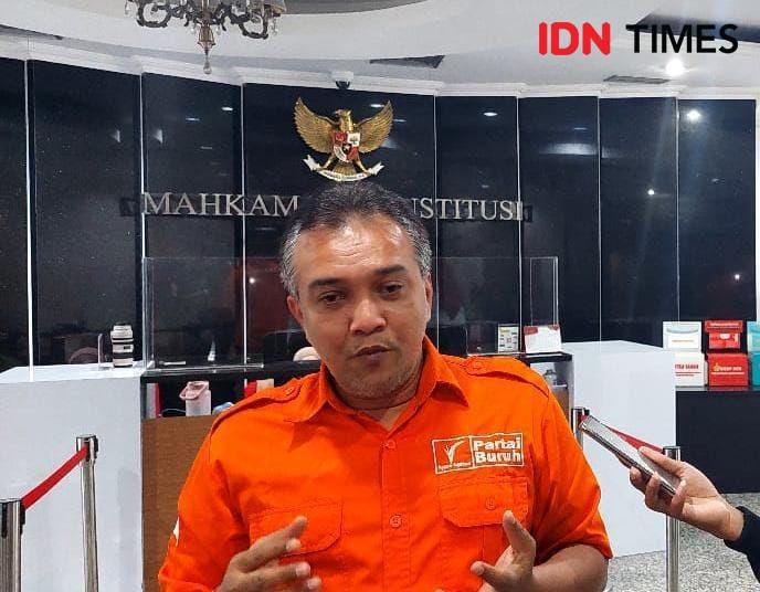 Koordinator Kuasa Hukum Partai Buruh Said Salahudin di Mahkamah Konstitusi (IDN Times/Yosafat Diva Bayu Wisesa)