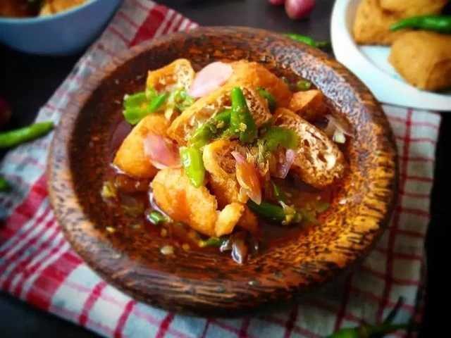Cara Memasak Tahu Gejrot, Kuliner Khas Cirebon yang Pedas dan Gurih