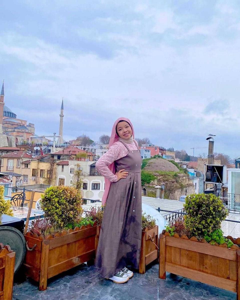 outfit cewek kue ala Fatimah Halilintar(instagram.com/fatima
