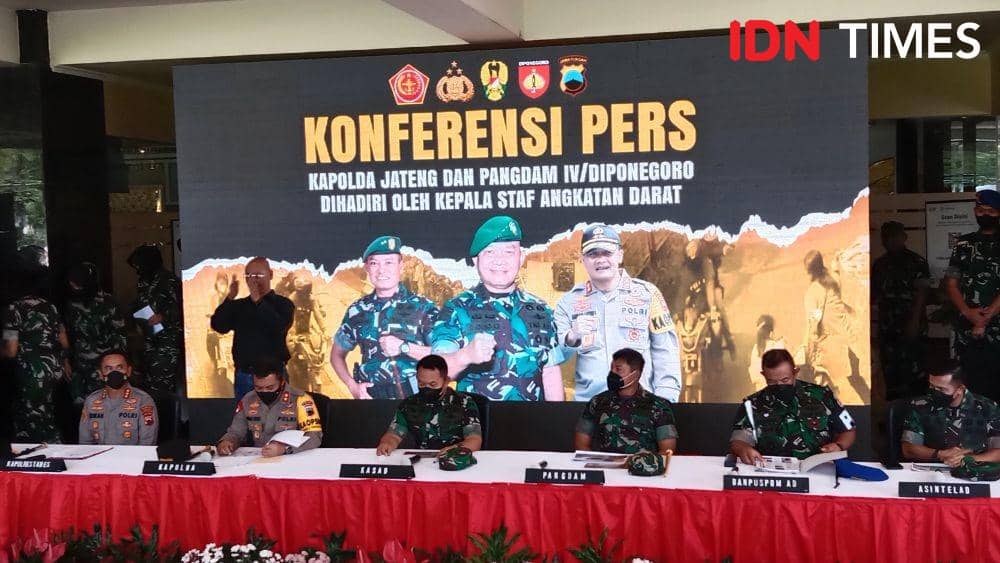 Gelar perkara kasus penembakan istri TNI Semarang yang dihadiri KASAD. (IDN Times/Fariz Fardianto (