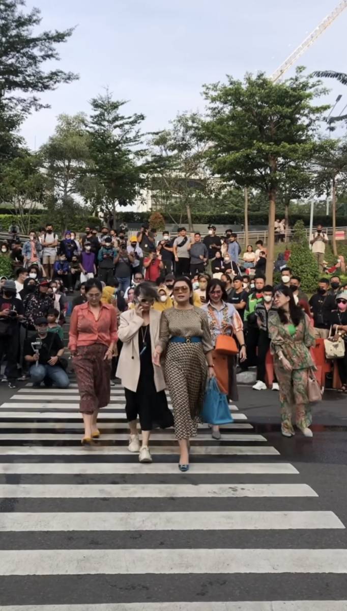 potret Mayangsari di Citayam Fashion Week (instagram.com/mayangsari_official)
