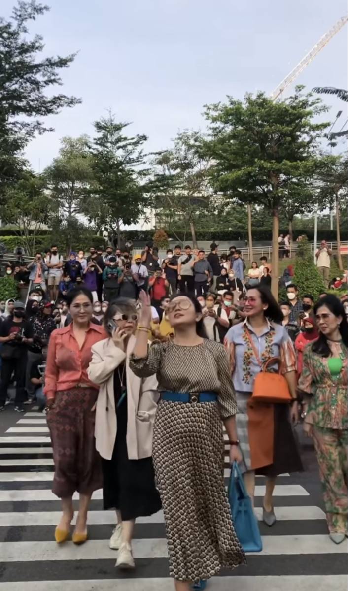 potret Mayangsari di Citayam Fashion Week (instagram.com/mayangsari_official)