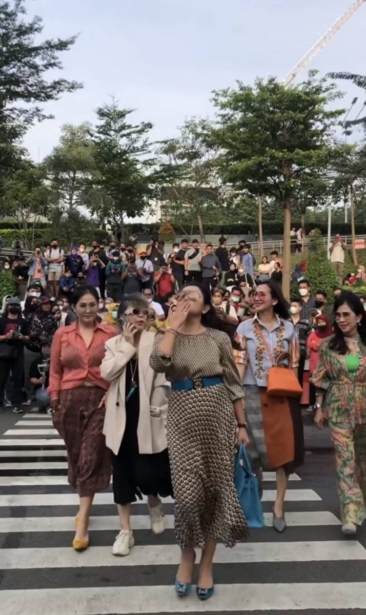 potret Mayangsari di Citayam Fashion Week (instagram.com/mayangsari_official)
