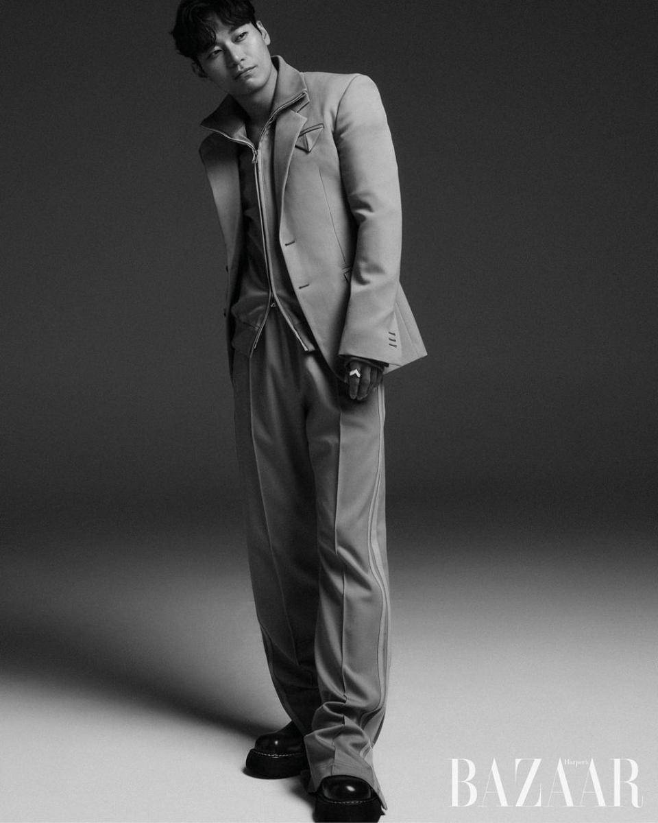 Park Hoon (instagram.com/harpersbazaarkorea)