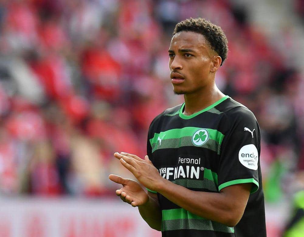 Jamie Lewelling ketika membela Greuther Fuerth di Bundesliga. (instagram.com/jamieleweling)