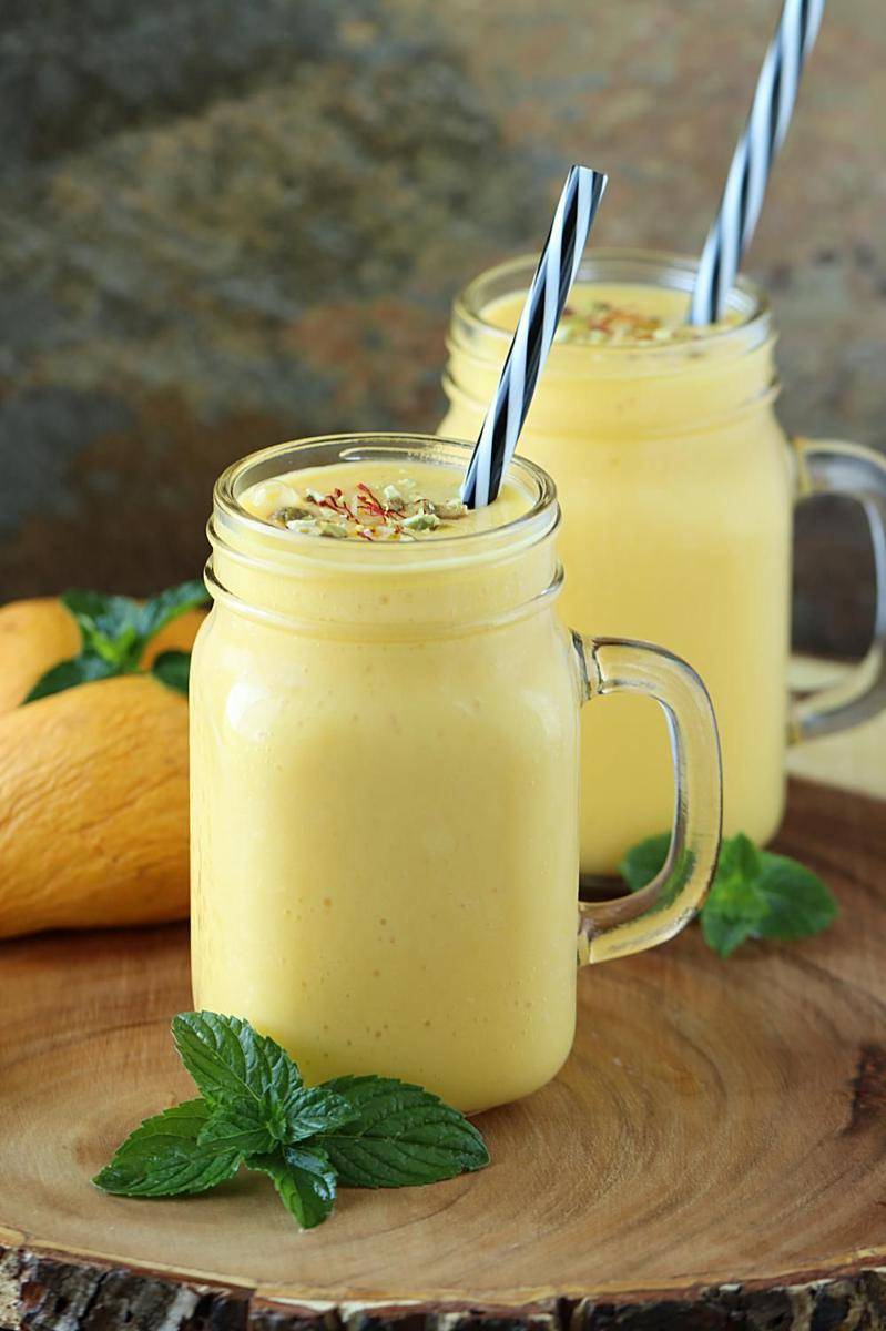 mango lassi (ruchiskitchen.com)