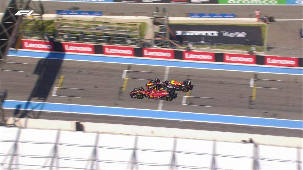 Sainz menyalip Perez pada balapan GP Prancis 2022. (twitter.com/F1)