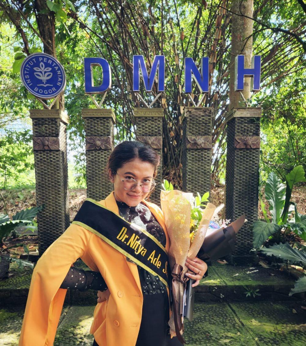 Cerita Nitya Ade Santi, Dari Sragen Raih Gelar Doktor Kehutanan IPB Usia 25 Tahun
