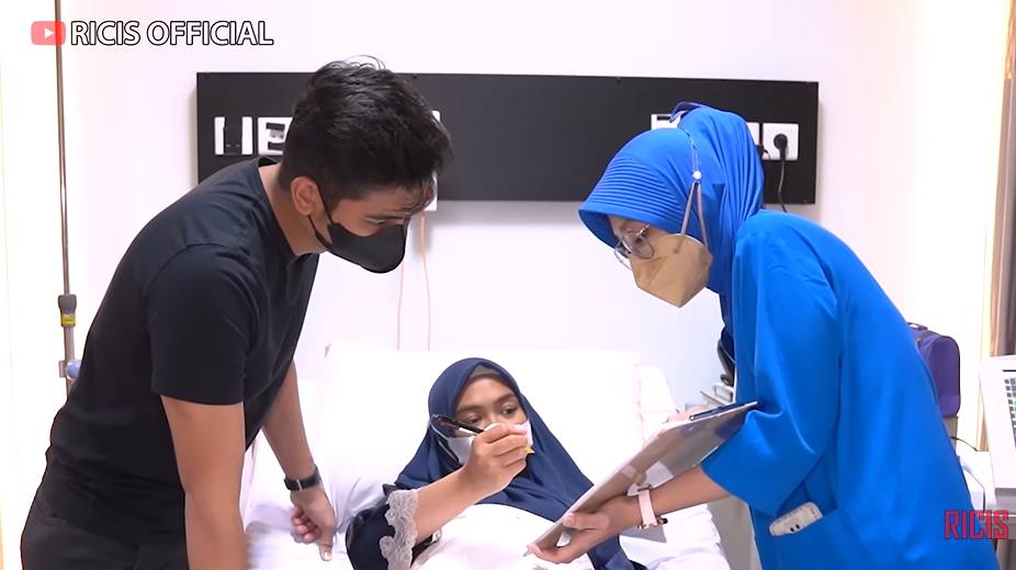Ria Ricis dan Teuku Ryan (YouTube.com/Ricis Official)