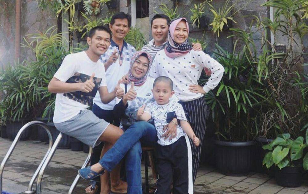 potret Fajar Alfian dengab keluarga (instagram.com/fajaralfian95)