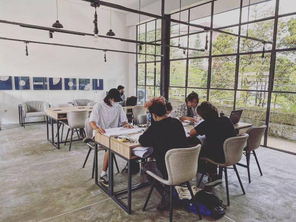 CO and CO Working Space (instagram.com/ coandco.id)