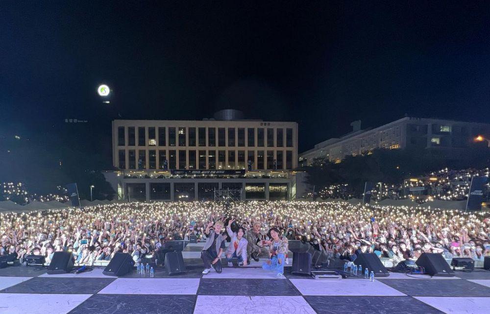 WINNER tampil di festival kampus Sungkyunkwan. (ig/maetamong)