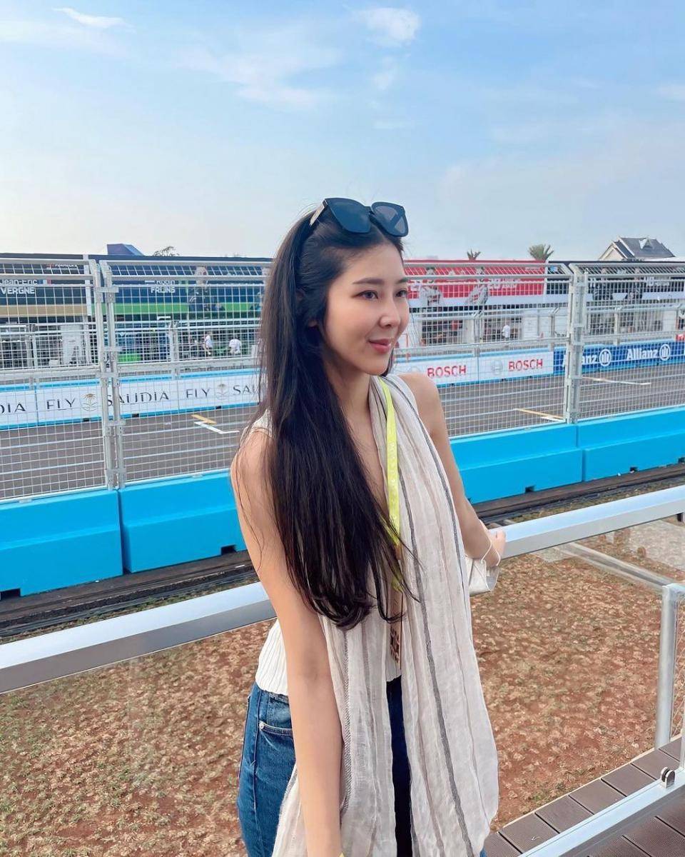 Putu Ayu Saraswati (instagram.com/ayusarasw)