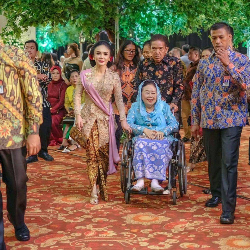 Yuni Shara dan Para Pejabat (instagram.com/yunishara36)