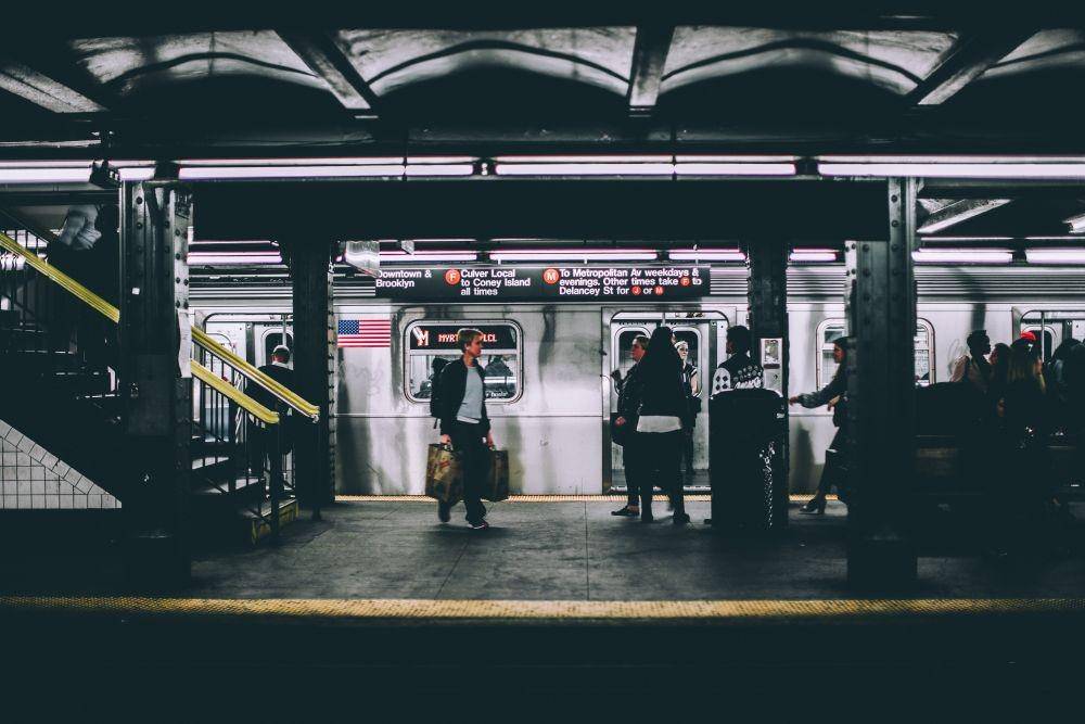 Ilustrasi stasiun (unsplash.com/trapnation)