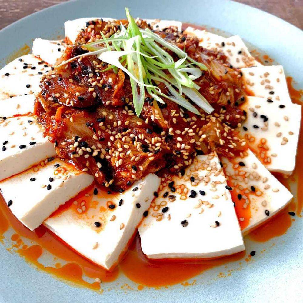 Tofu kimchi/dubu kimchi (instagram.com/happieathome)