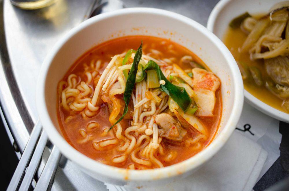 5 Kuliner Mie Khas Korea Selatan, Cocok Temani saat Nonton KDrama