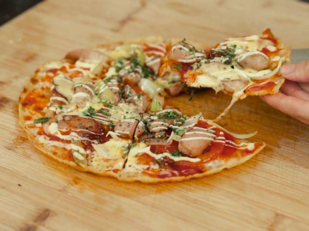 Resep pizza krispi ala Devina Hermawan (twitter.com/hermawan_devina)