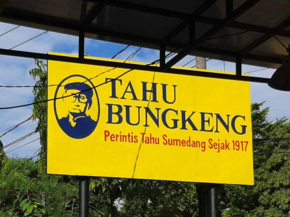 potret papan usaha Tahu Bungkeng (instagram.com/ elis_kusmayanti)