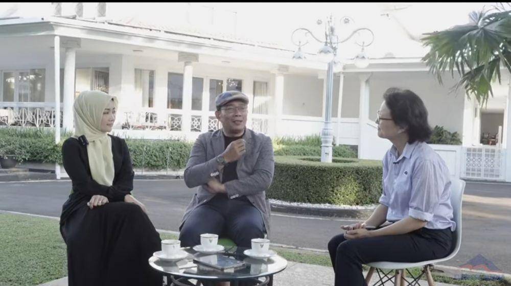 Tangkapan layar Ridwan Kamil dan Atalia Praratya di kanal YouTube Grace Tahir. (YouTube/@gt.bodyhsote).