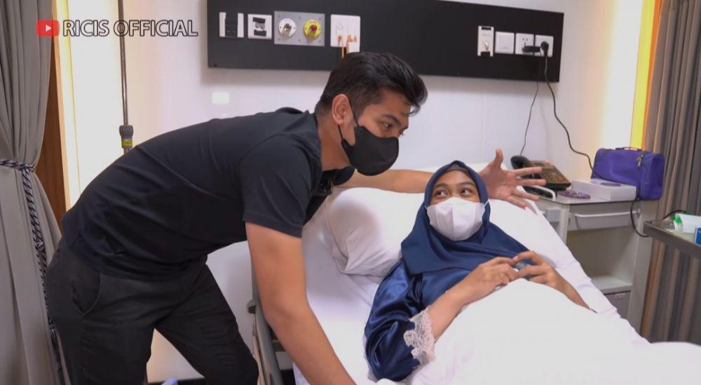 10 Potret Ria Ricis di Rumah Sakit, Menanti Baby R Lahir!