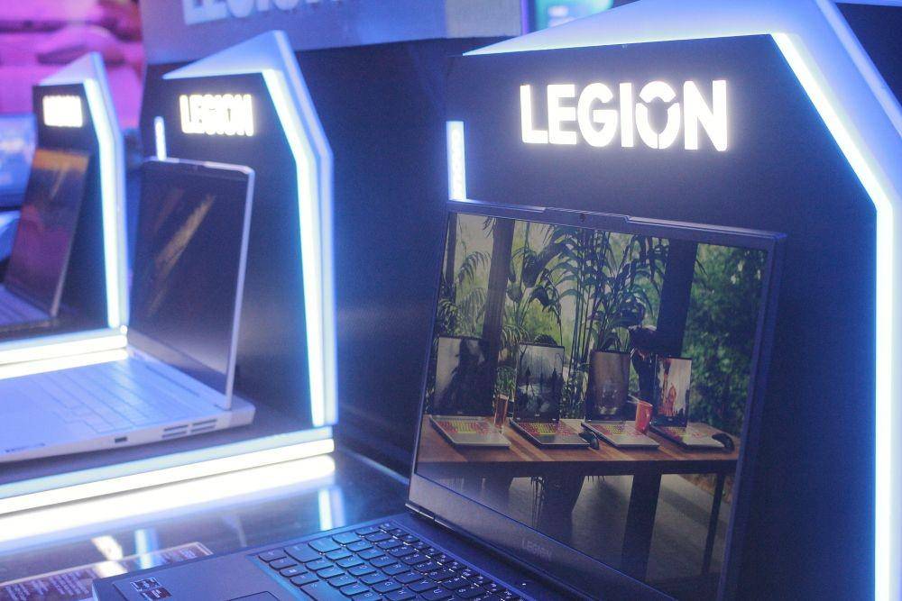 Laptop yang dipajang di Lenovo Legion Store Surabaya. (IDN Times/Nena Zakiah)