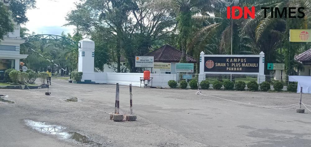 Akbar Tandjung Harap Siswa SMA Matauli Bisa Lanjut Kuliah Luar Negeri
