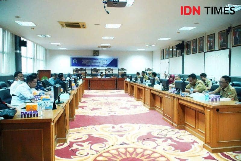 Jalannya rapat penyerahan secara resmi KUA PPAS tahun 2023 oleh Pemerintah PPU ke DPRD (IDN Times/Ervan)