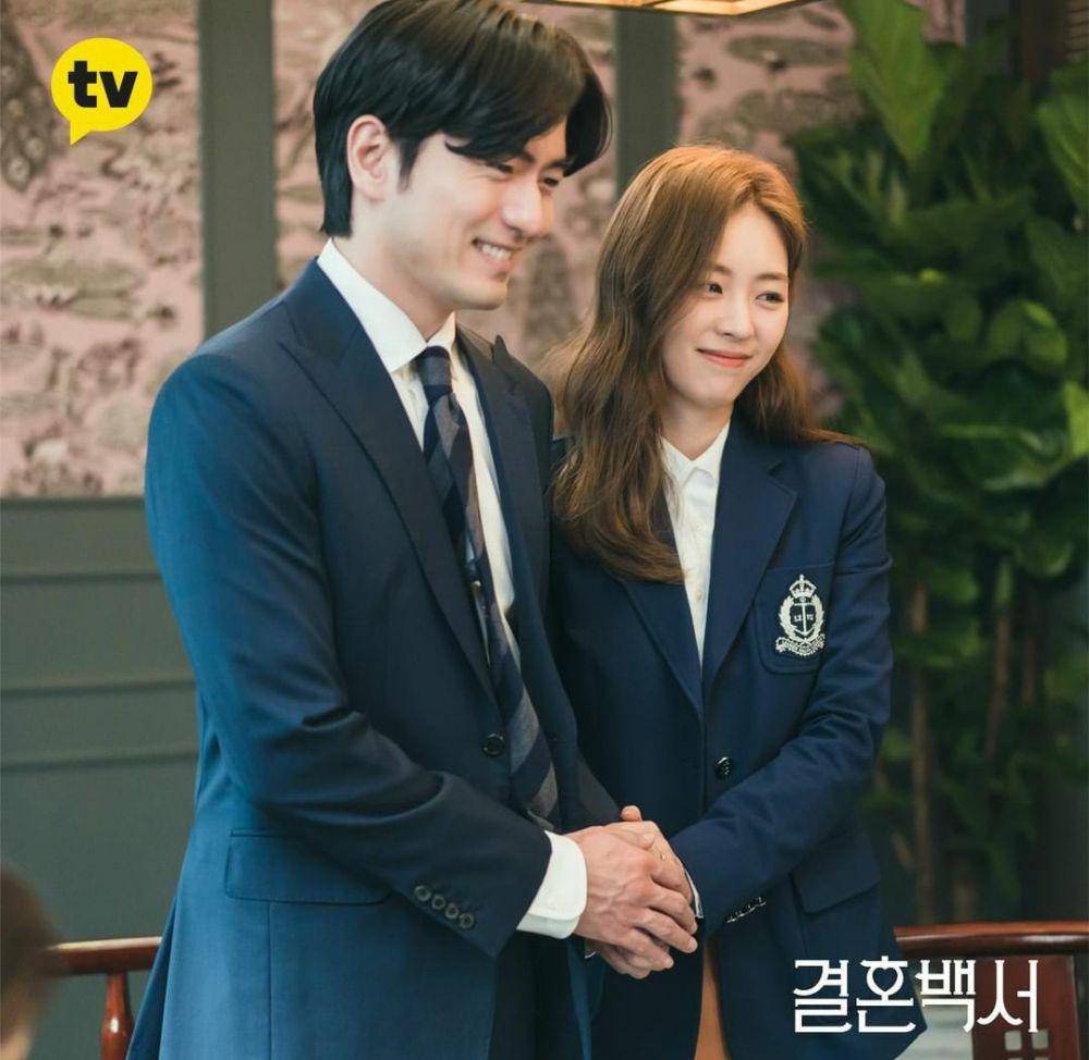 Lee Jin Wook dan Lee Yeon Hee di drama Welcome to Wedding Hell (instagram.com/kakaotv.official)