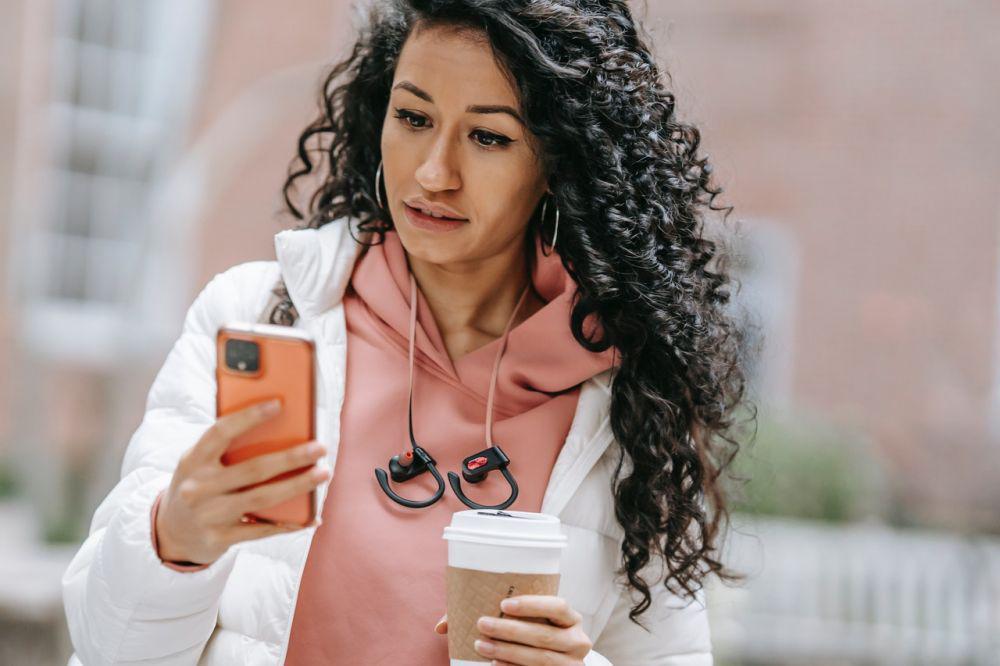 5 Perilaku Micro Habit di Media Sosial, Sering Oversharing