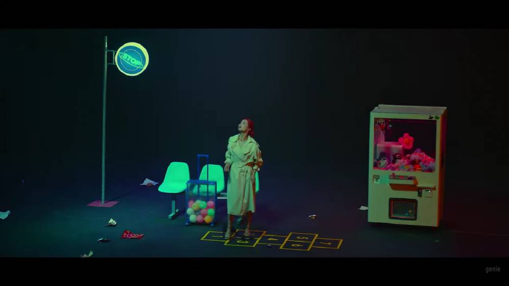 potert teaser "YOU.F.O" - Nicole eks KARA (instagram.com/nicole__jung)