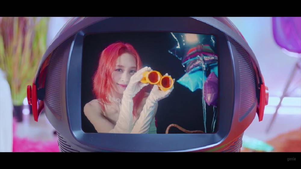 potert teaser "YOU.F.O" - Nicole eks KARA (instagram.com/nicole__jung)