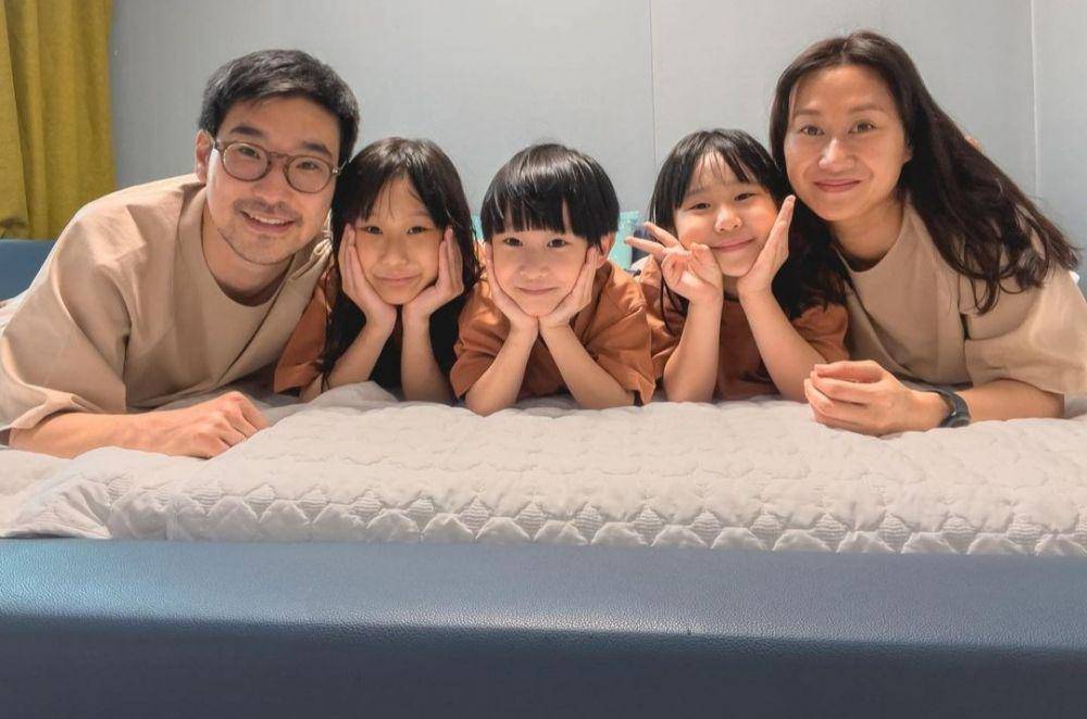 Kimbab family (https://www.instagram.com/kimbabfamily.official/)