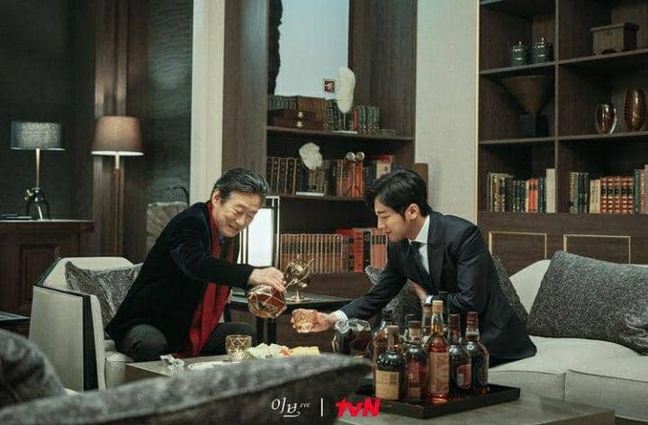 Jeon Kook Hwan dan Lee Sang Yeob di Eve (instagram.com/tvn_drama)