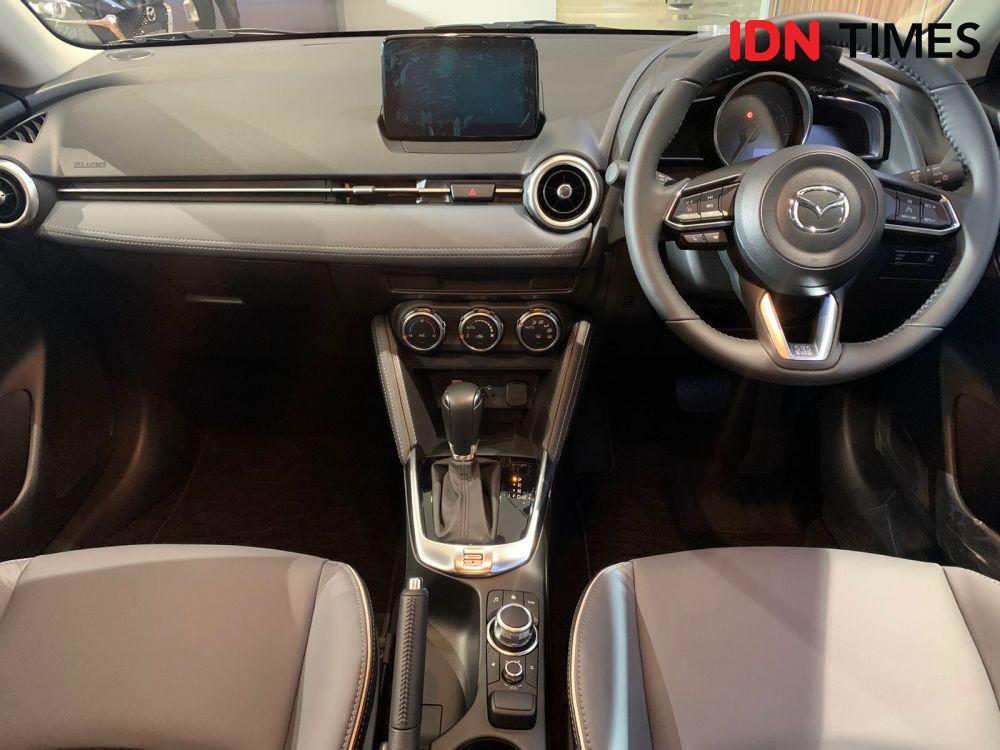 Head unit lama lebih kecil (IDN Times/Fadhliansyah)