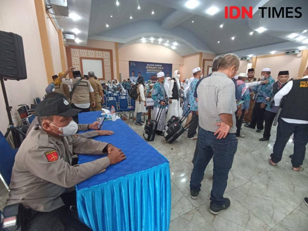 Temani Istri Dirawat di Makkah, Jemaah Haji Labusel Ini Batal Pulang