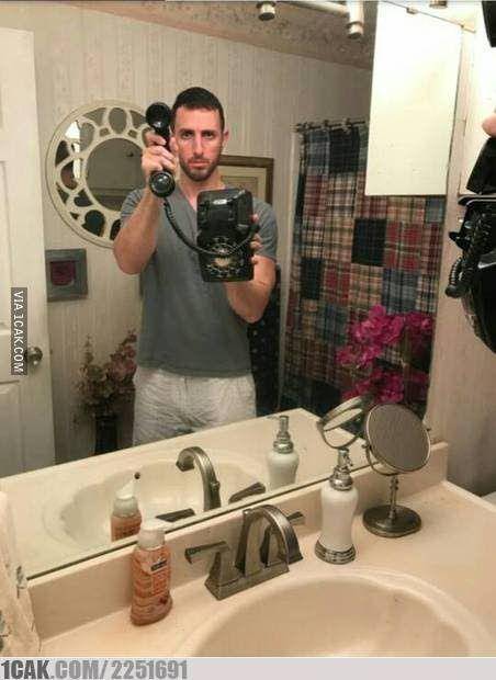 cowok mirror selfie kocak (1cak.com)