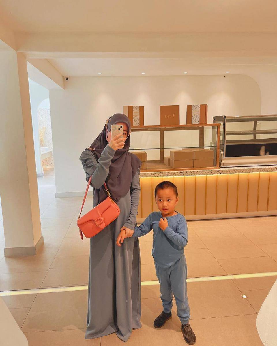 OOTD Larissa Chou dan Yusuf (instagram.com/larissachou)