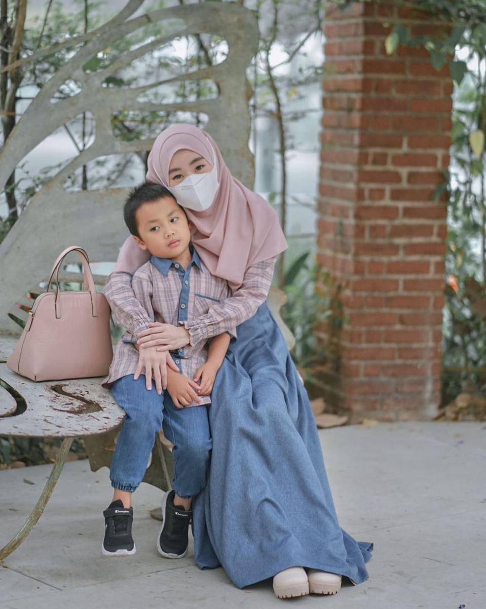 OOTD Larissa Chou dan Yusuf (instagram.com/larissachou)