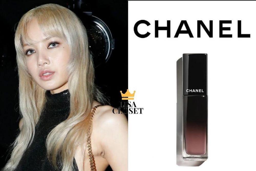 10 Harga Item Fashion Lisa BLACKPINK, dari Make Up hingga Kamera Ada!