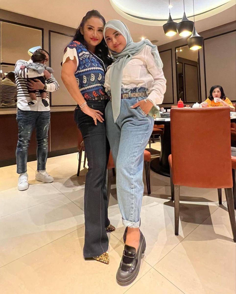 potret Krisdayanti dan Raul Lemos bareng sang cucu (instagram.com/krisdayantilemos)