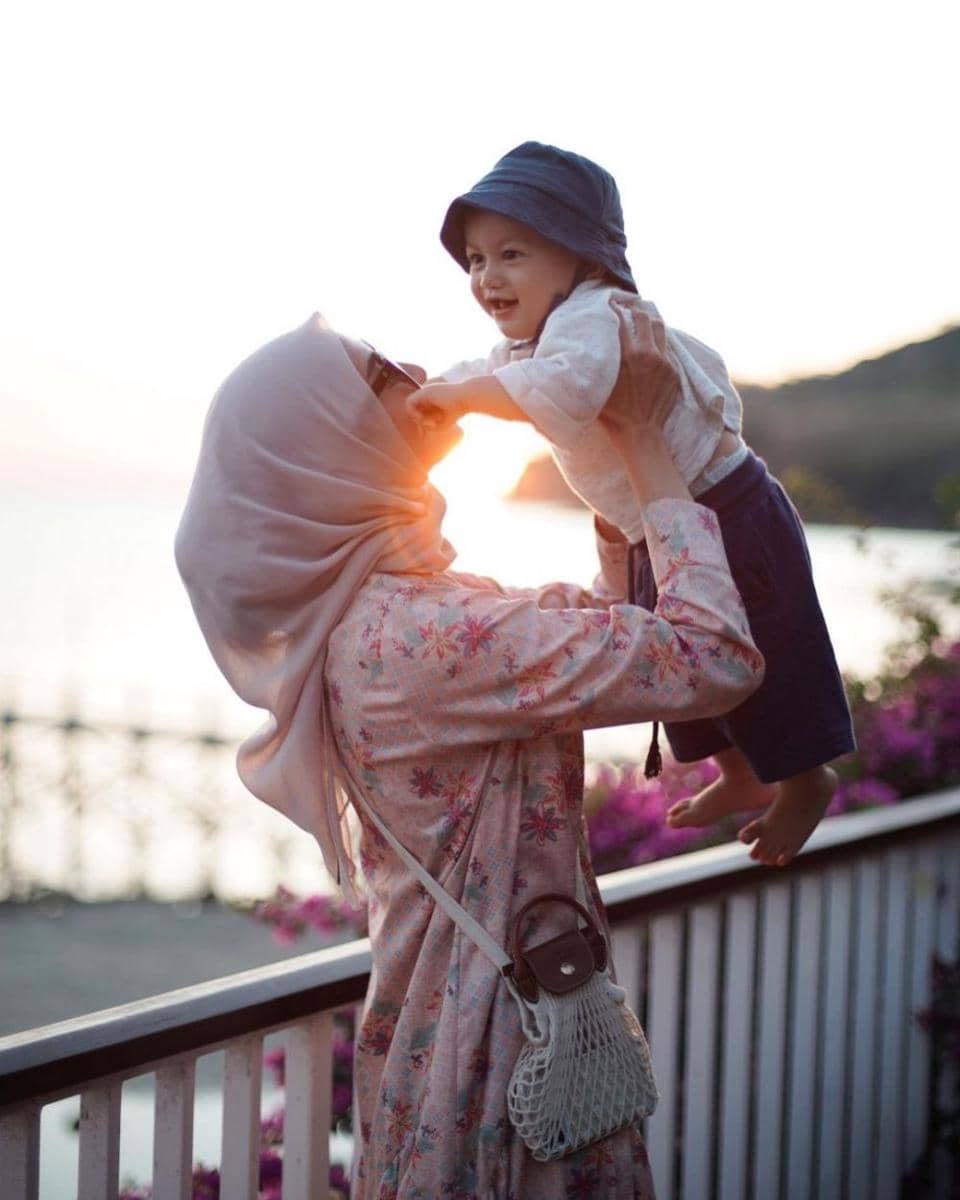 Mega Iskanti dan buah hati (instagram.com/megaiskanti)